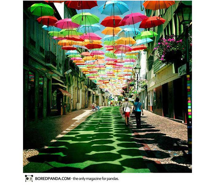 floating-umbrellas-installation-agueda-portugal-6